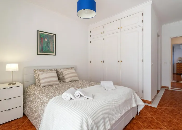 Host Wise - Amazing Sunny Flat - Swimming Pool & Terrace