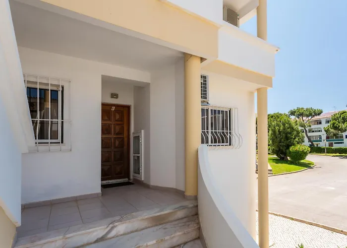 Host Wise - Amazing Sunny Flat - Swimming Pool & Terrace