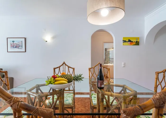 Host Wise - Amazing Sunny Flat - Swimming Pool & Terrace