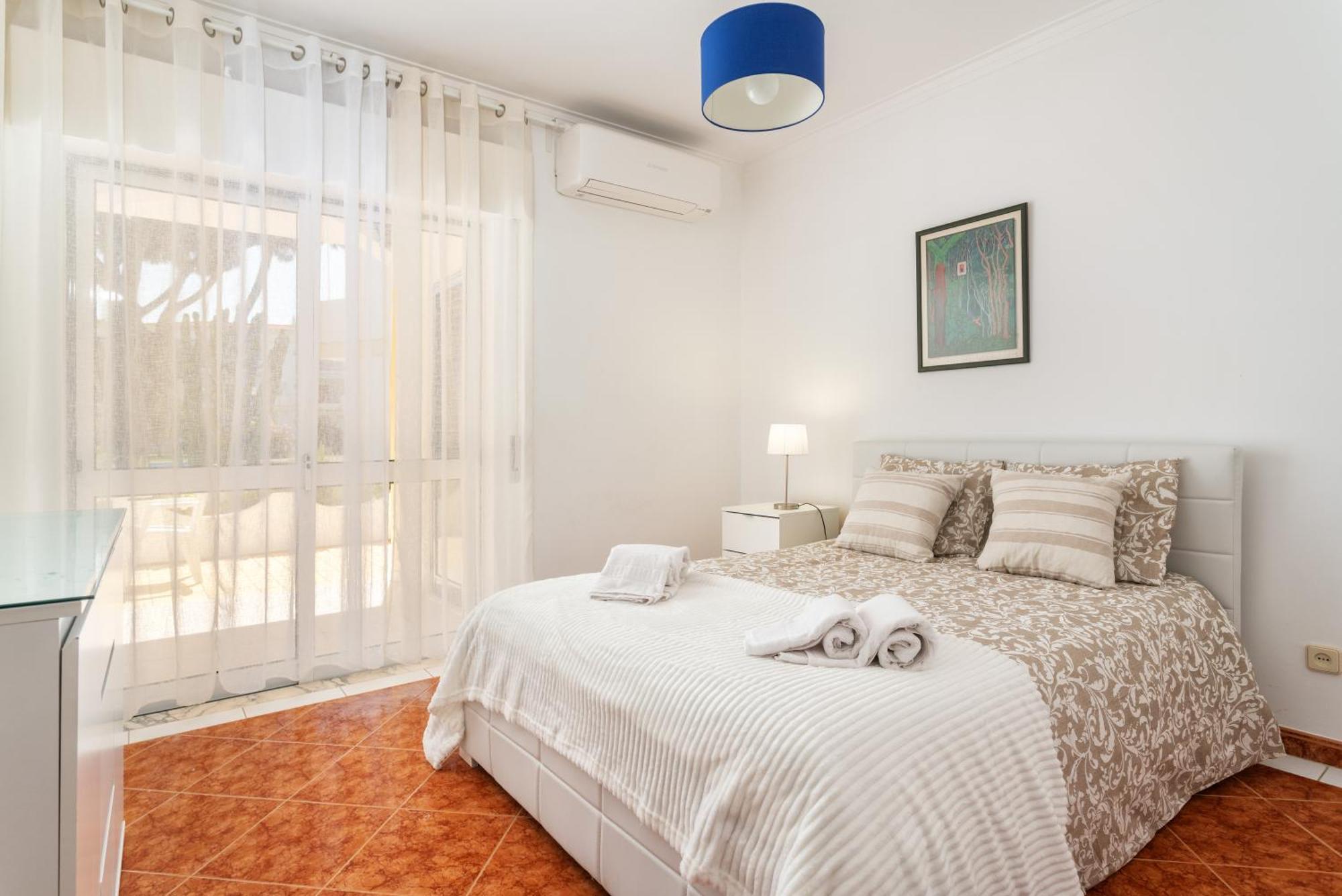 Host Wise - Amazing Sunny Flat - Swimming Pool & Terrace *